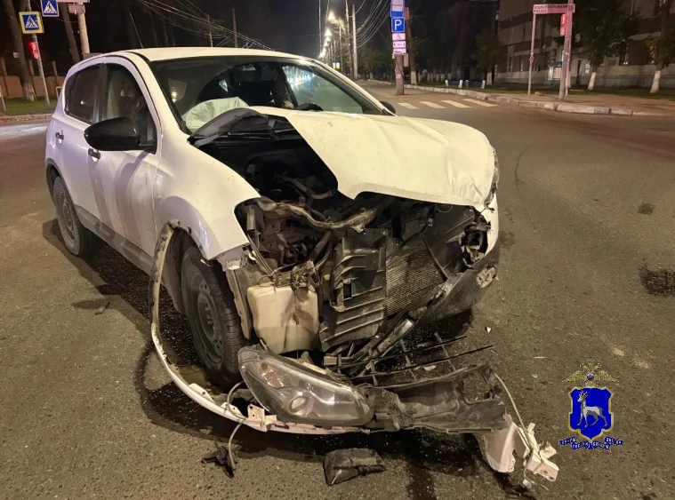 В Самаре скорая с мигалкой столкнулась с Nissan