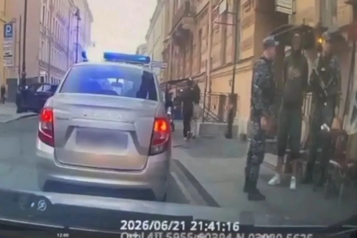 В Центральном районе сотрудники Росгвардии задержали правонарушителя, размахивавшего ножом на улице
