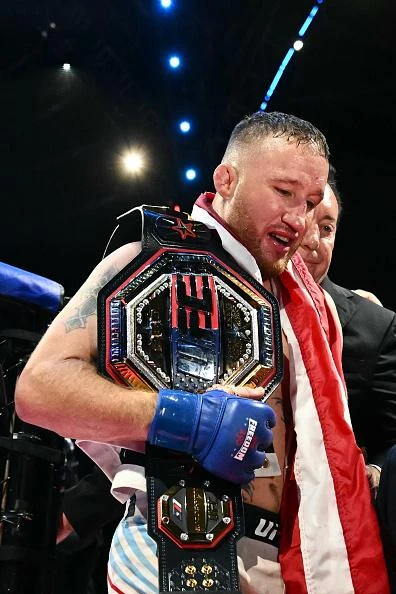 Счастливый Гейджи. Разбитый Топурия. Итог главного боя UFC Белый дом.

📷 getty images