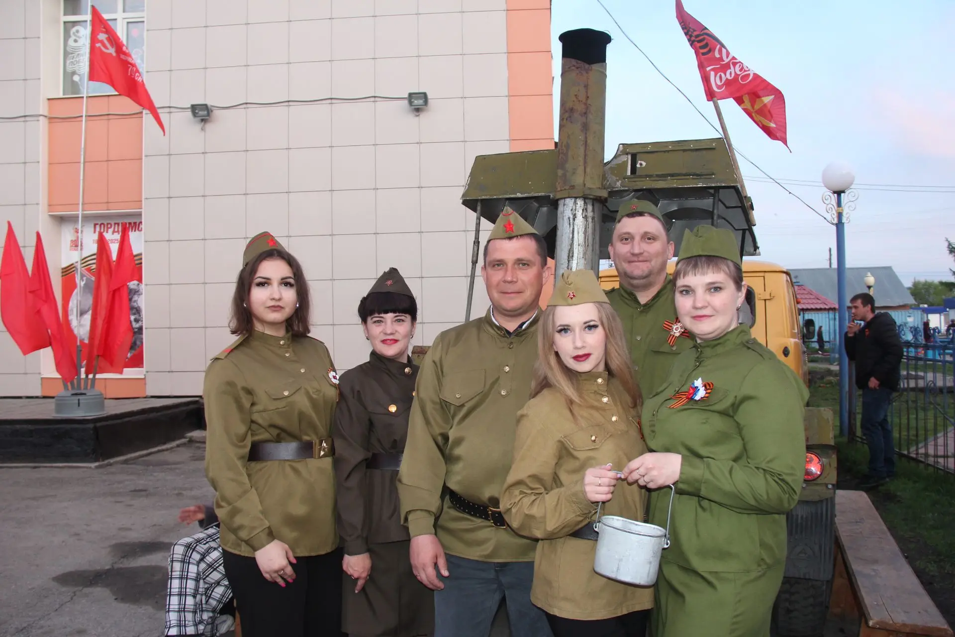 Праздничная программа в Венгерово на 8 и 9 мая