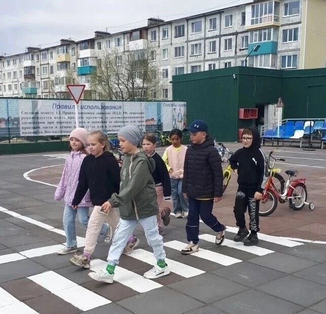 Правила дорожного движения повторяют в летних лагерях краевого центра🛴🚴🏻‍♂️