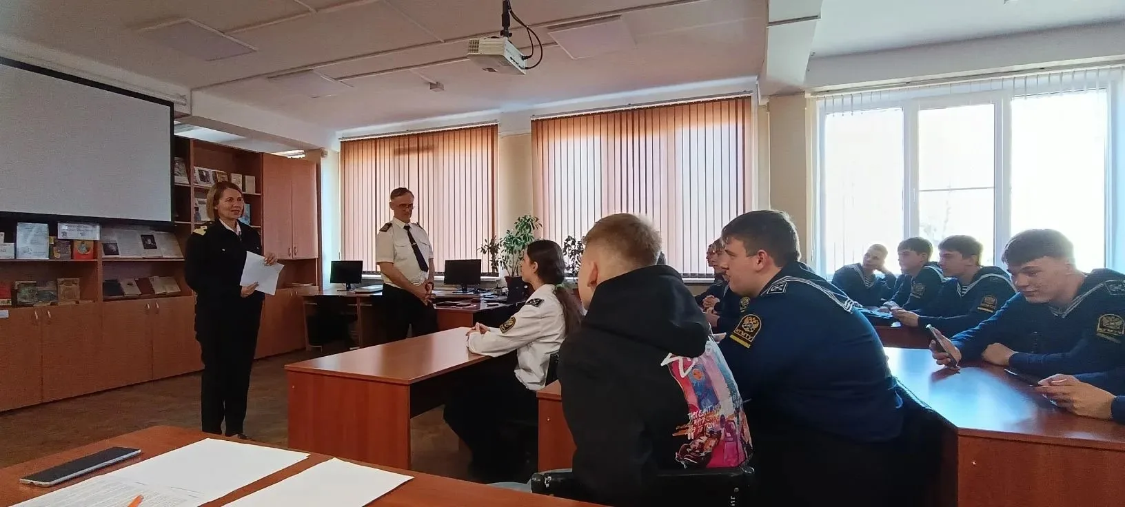 17 апреля в библиотеке Судомеханического техникума состоялась викторина для студентов и...