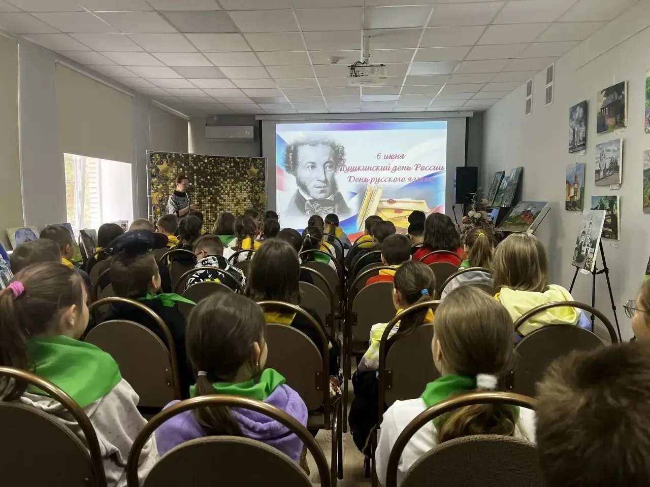 2 июня 📅, 3 и 4 отряды посетили городскую библиотеку 📚, где окунулись в волшебный мир сказок Алекс