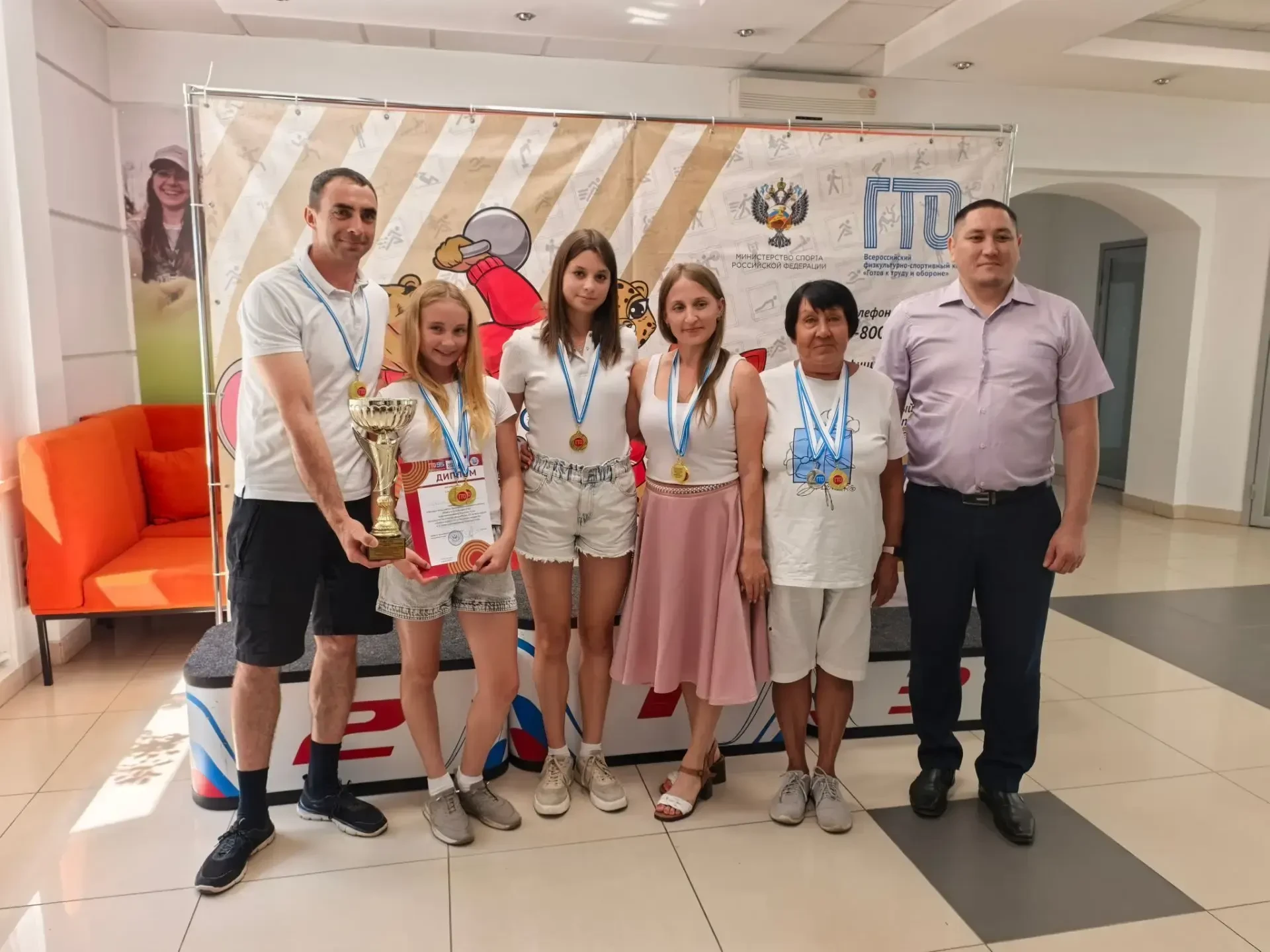 Семья Амосовых — победители регионального этапа фестиваля ГТО! 🎉