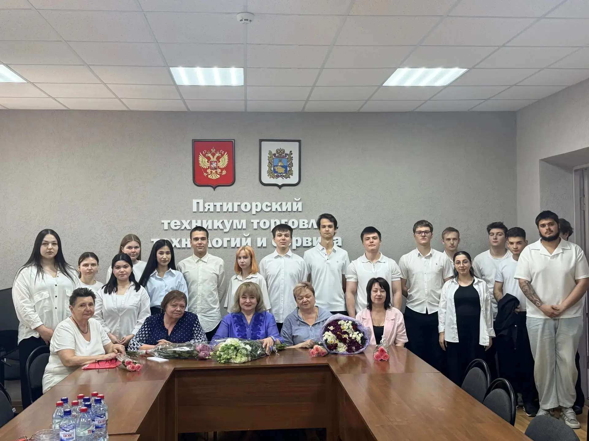 Студенты специальности 43.02.15 Поварское и кондитерское дело защитили дипломные работы. Поздравляем
