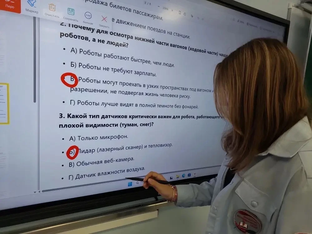 ✨ Итоги года - робототехника на железной дороге!  В конце учебного года на уроках технологии лицеист