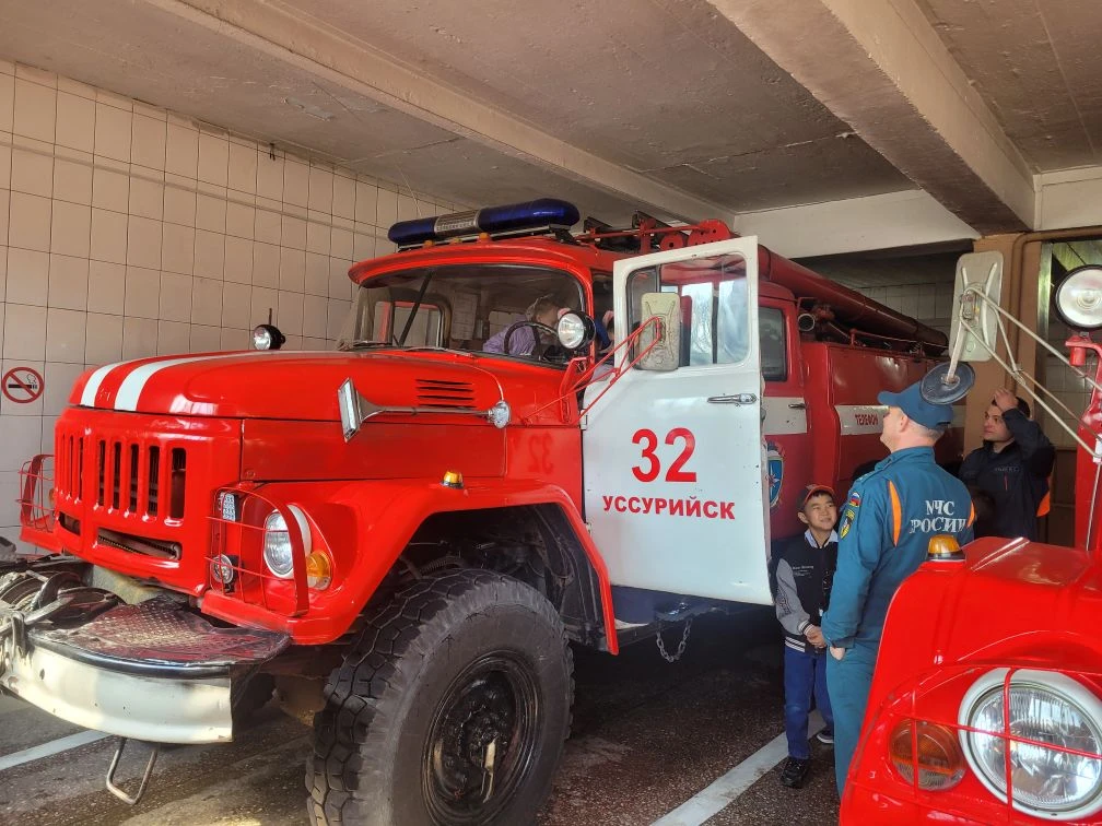🚒 Сегодня ученики нашей школы побывали на увлекательной экскурсии в местной пожарной части. Это было