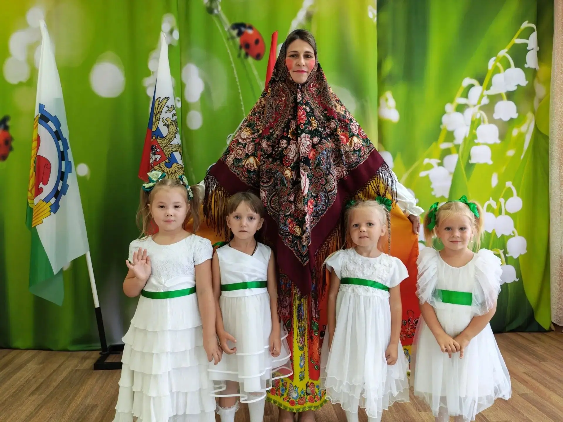 🎉 Сегодня в нашем детском саду был большой праздник — День российского флага! 🇷🇺❤️