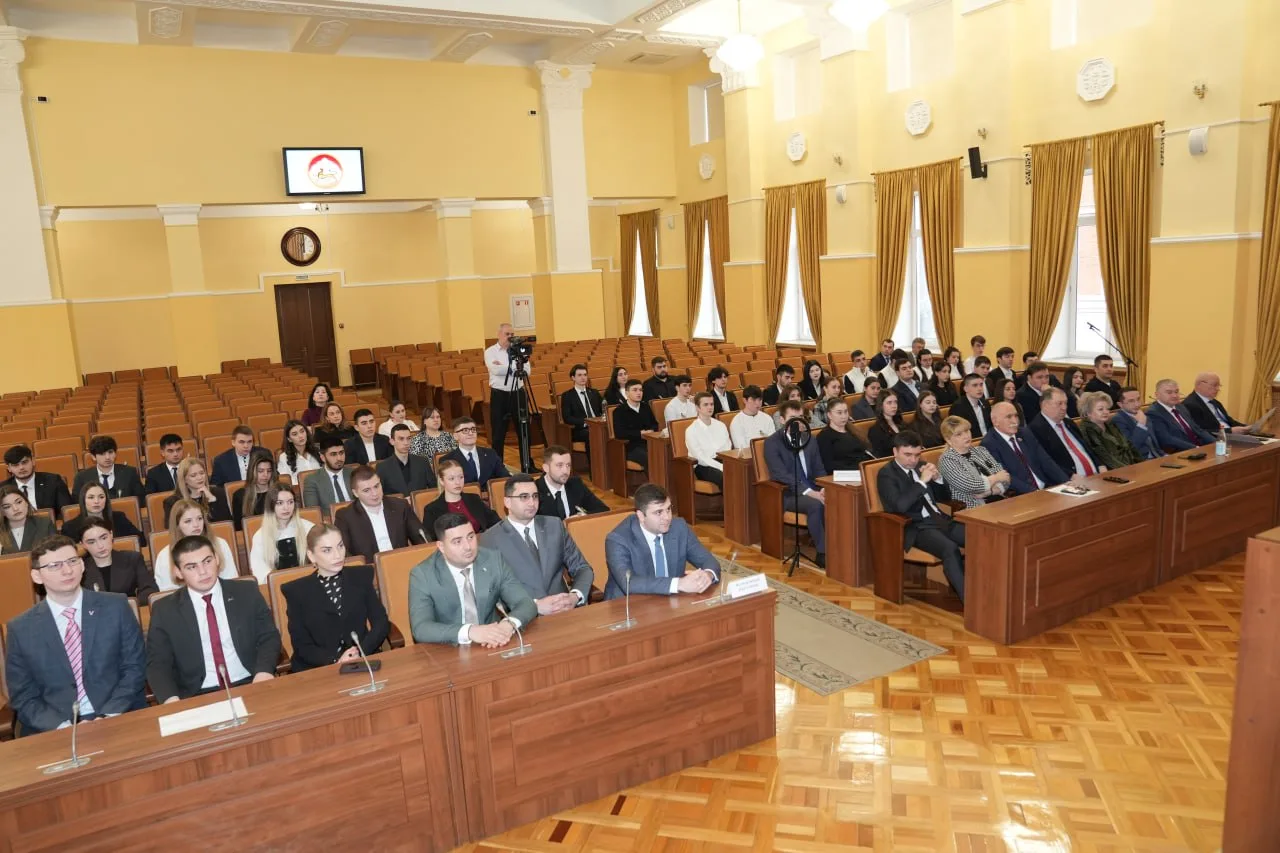 Студенты СКГМИ стали участниками открытого диалога с Председателем Парламента Северной Осетии Таймур