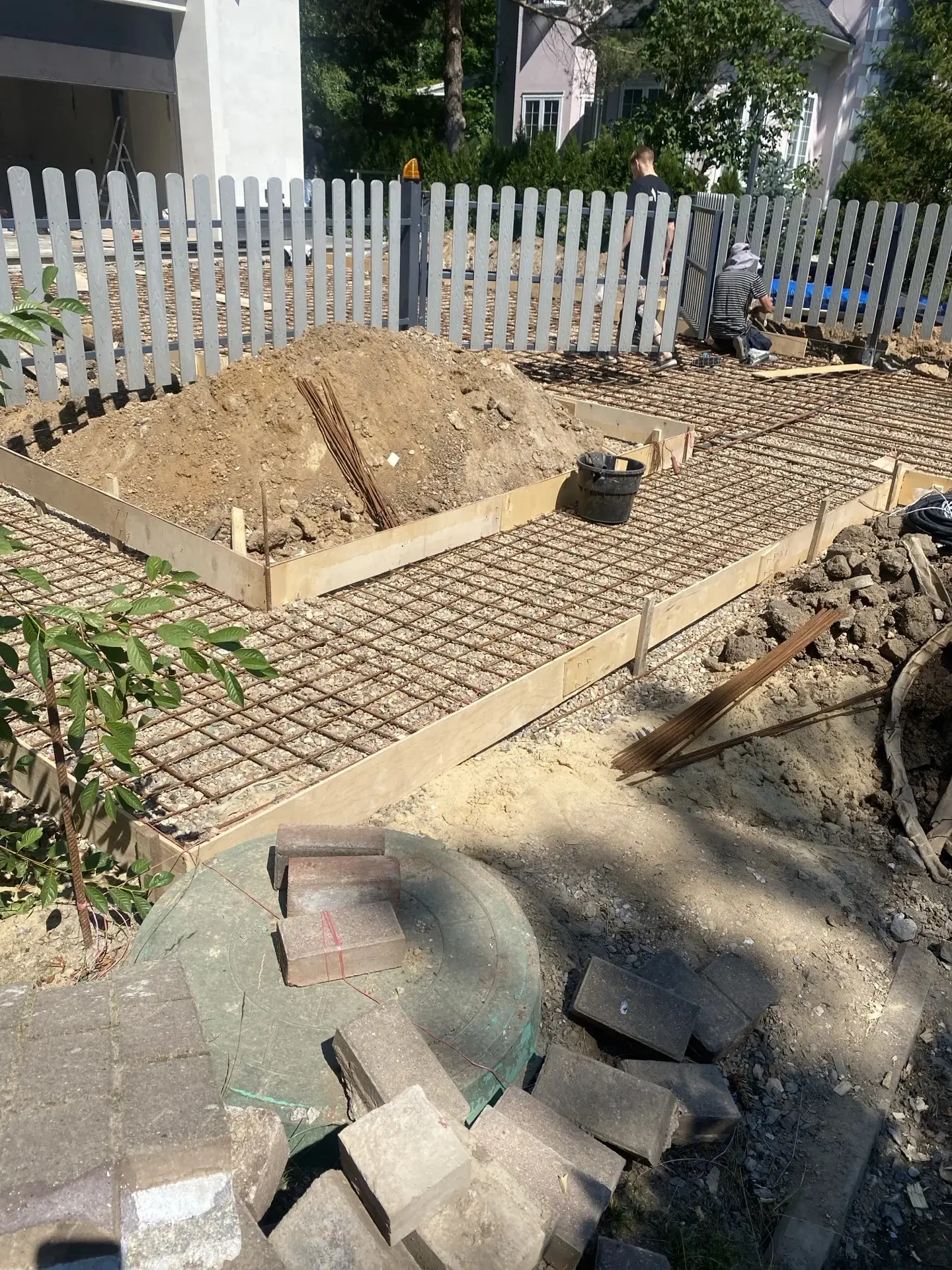 🏗 Основание под брусчатку: работа, которую не видно после завершения, но именно от неё зависит весь
