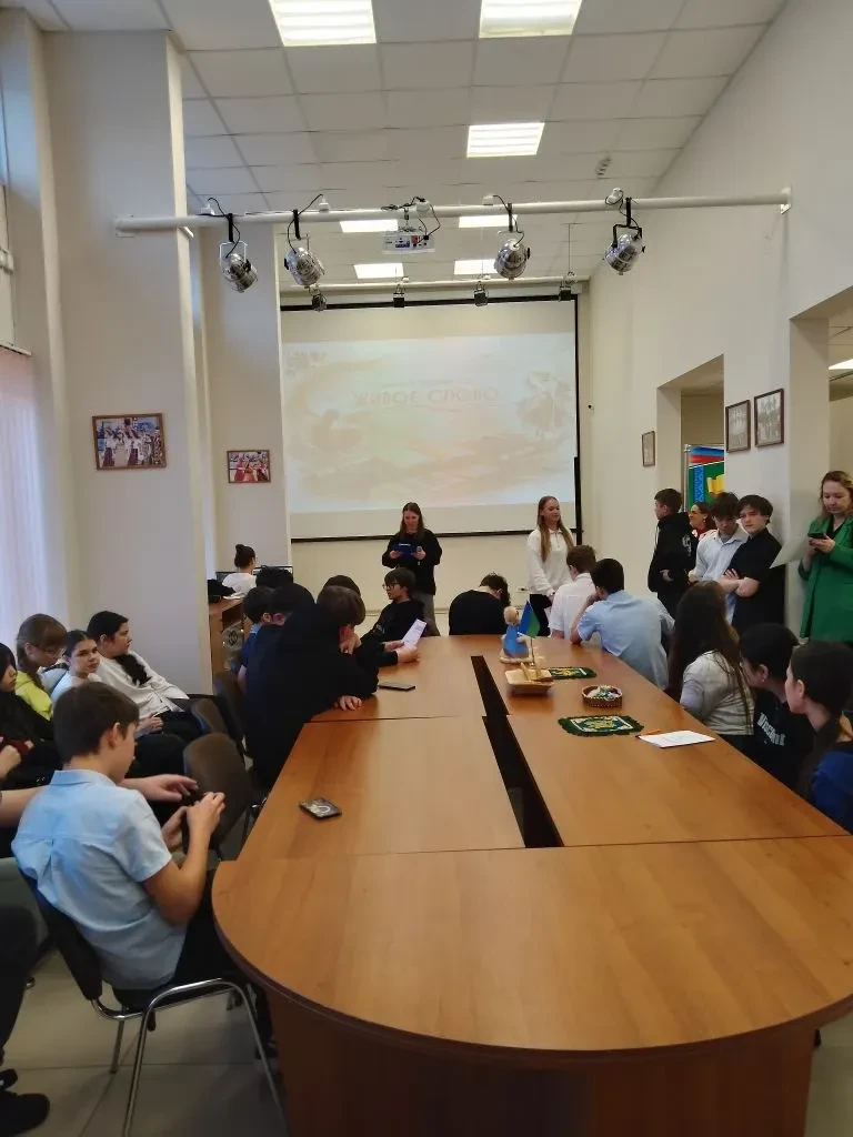 Команда обучающихся 7г класса вместе с классным руководителем Татьяной Михайловной Потемкиной посети