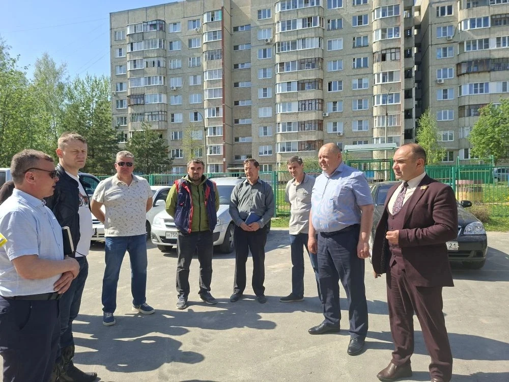 🏗НОВОСТИ КАПРЕМОНТА  Ремонтные работы в МБОУ «СОШ №56» продолжаются.   Сегодня на еженедельном совещ