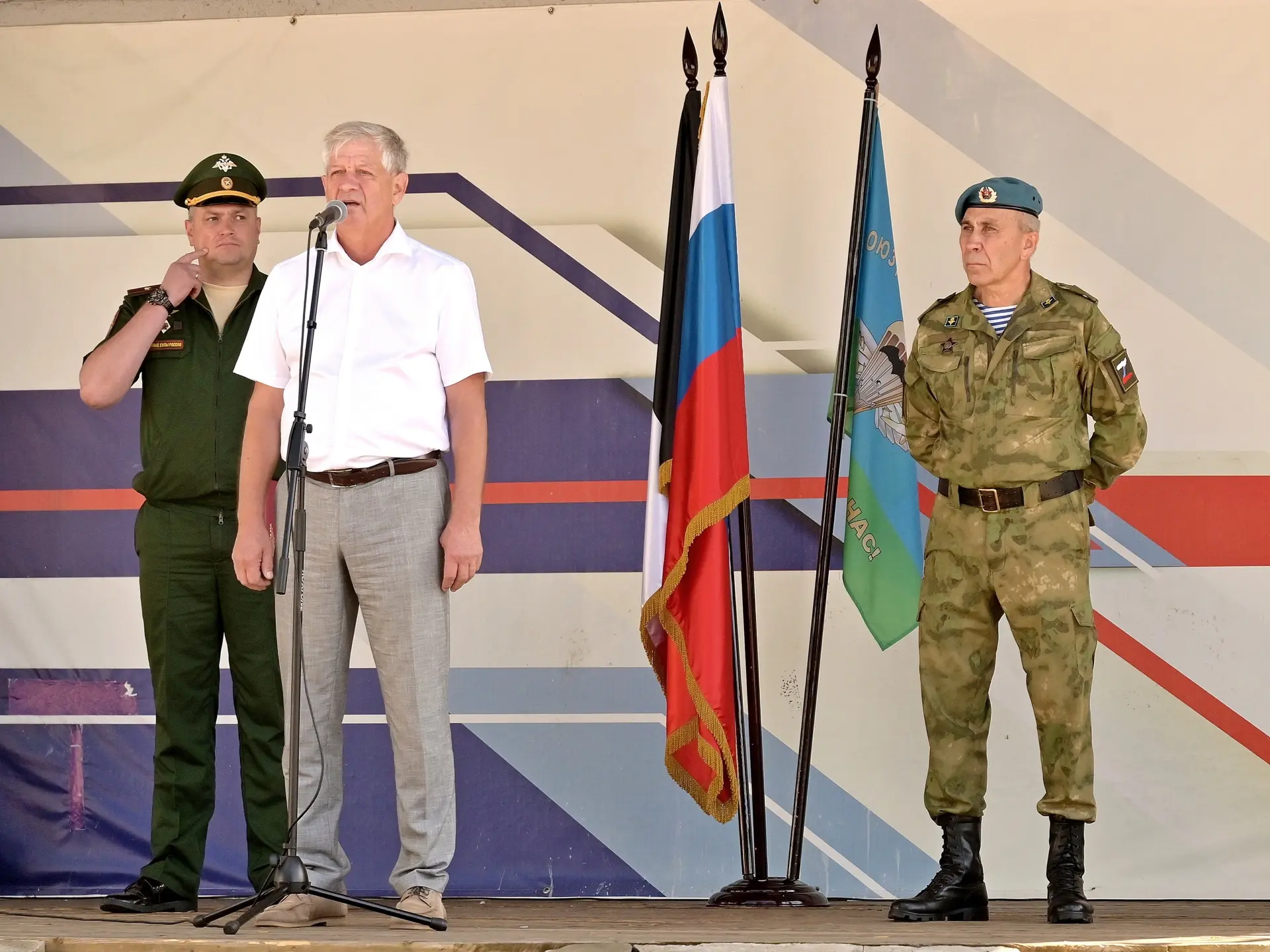 Фотографии со Дня Воздушно-десантных войск.

Автор: Сергей Балобанов