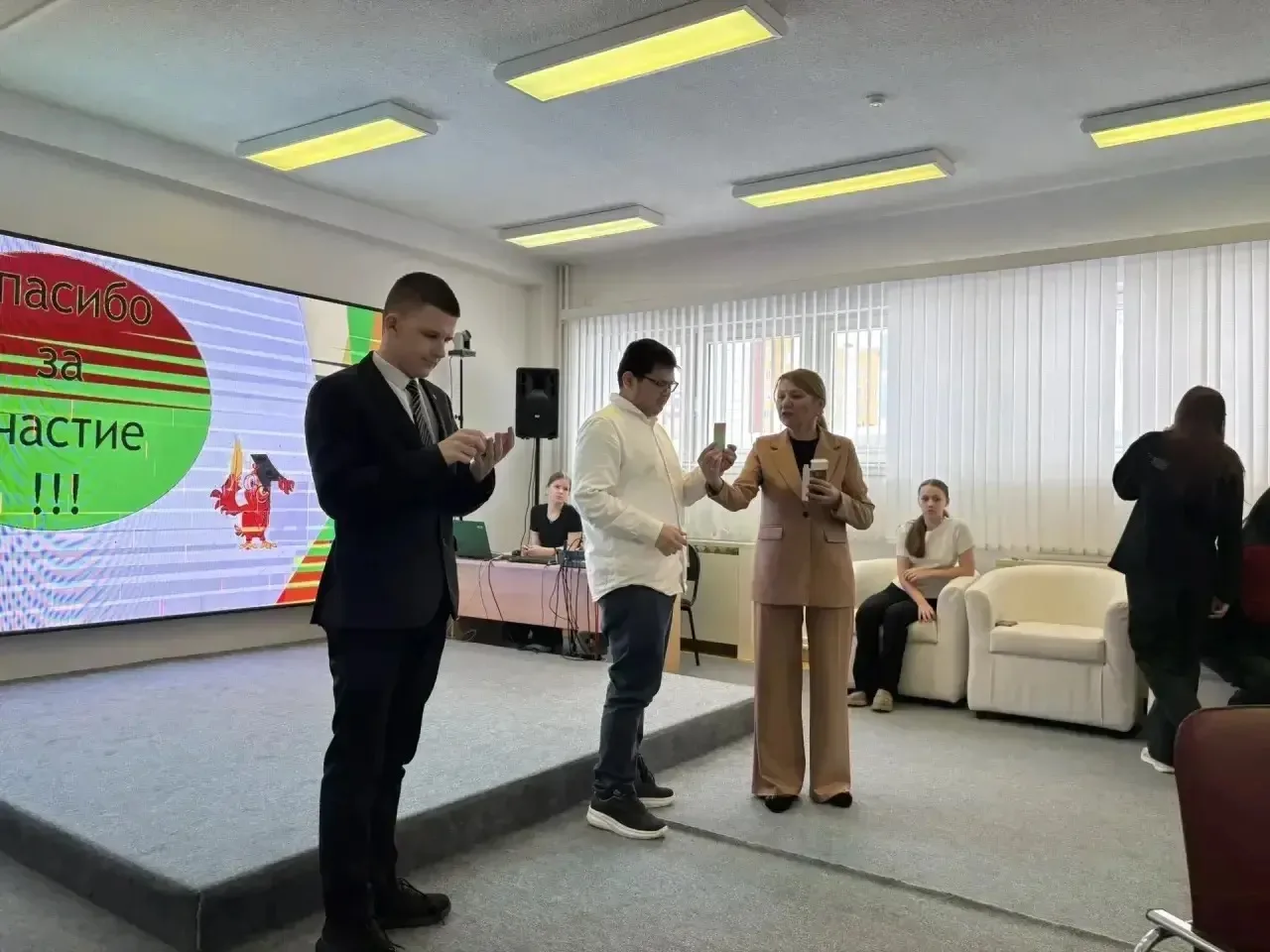 🪆В рамках предметной недели гуманитарных и естественных наук учитель истории и обществознания Байназ