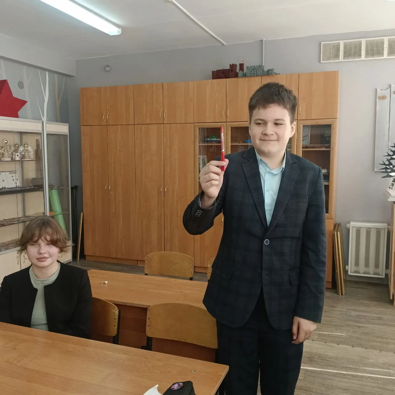Сегодня профориентационный четверг, и тема занятия у шестиклассников - "Россия творческая: культура 