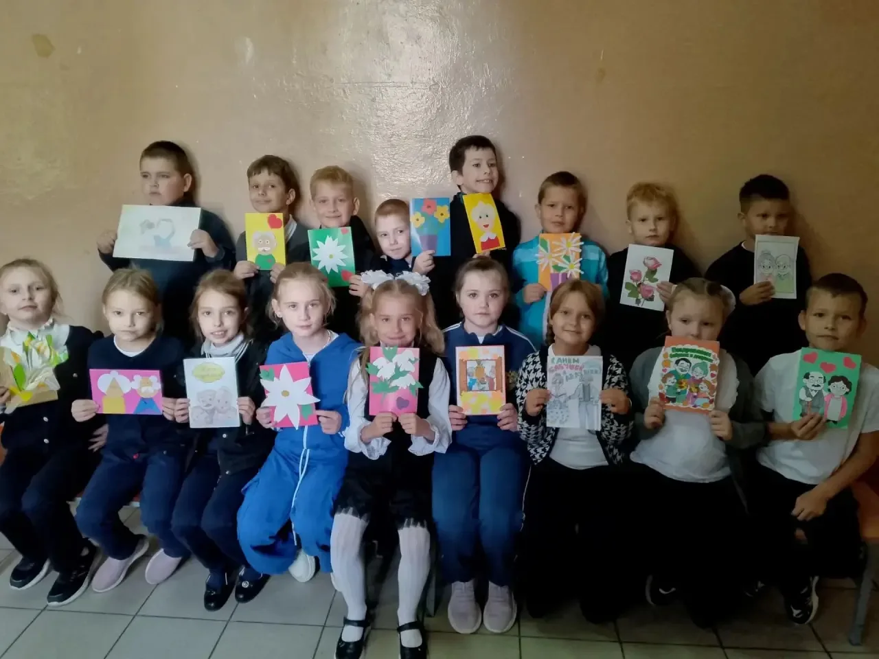 ❤️ «Спасибо, что вы есть»: в школе прошла акция ко Дню пожилого человека