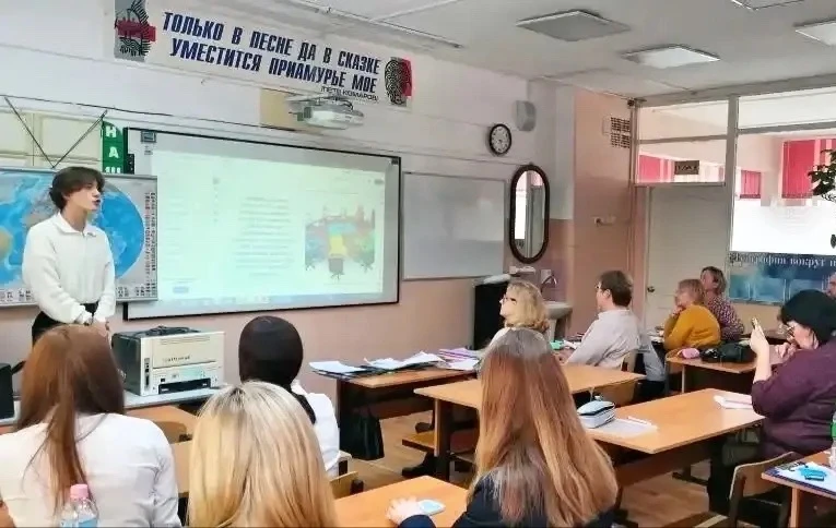 Поздравляем Ильина Максима, ученика 11 класса, с блестящим выступлением на очном этапе научно-практи