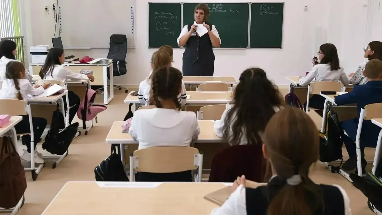 🎓 В Госдуме напомнили о лимите стоимости подарков учителям