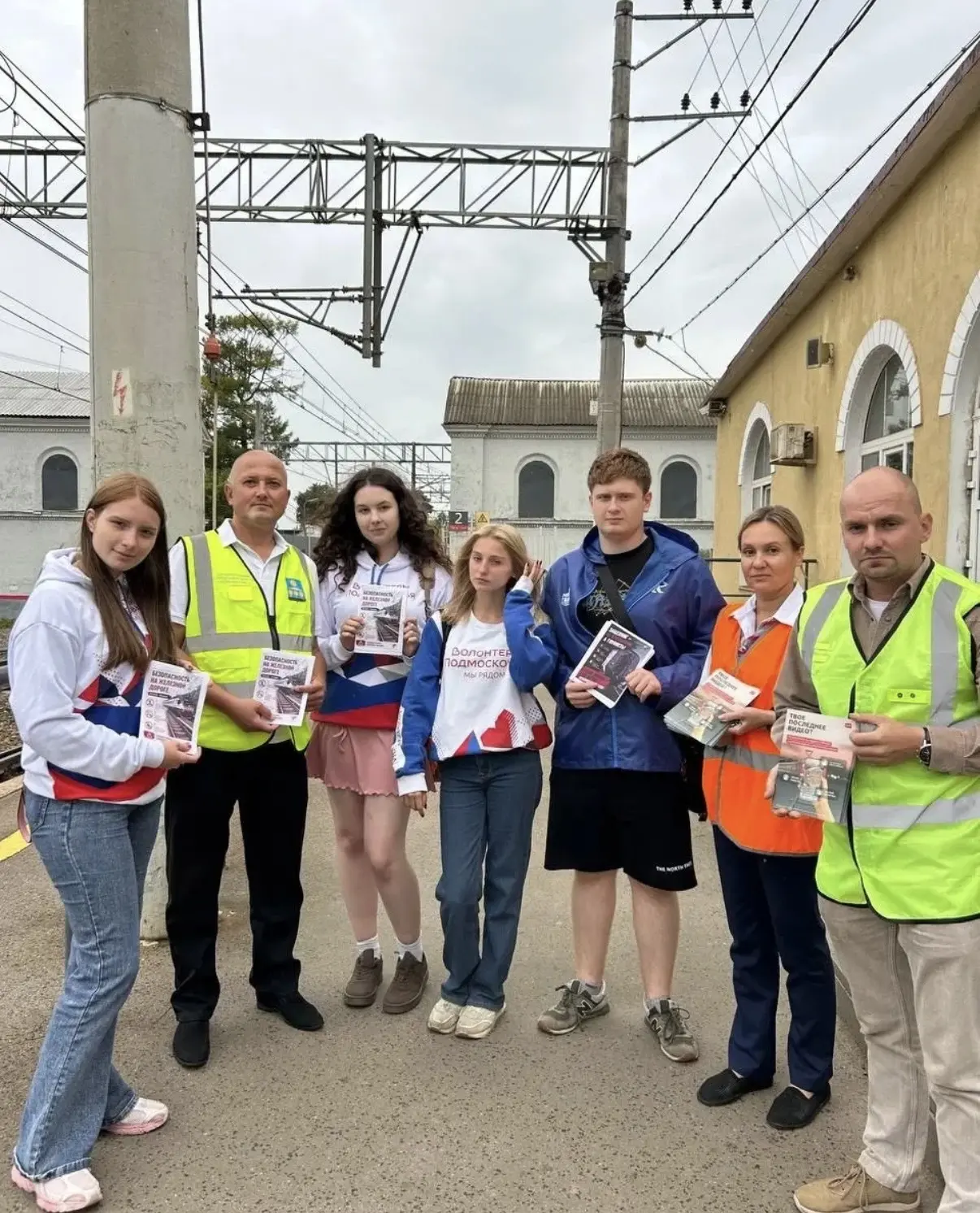 Сегодня работники ГКУ АПИ МО провели на железнодорожной станции Дедовск совместный проф...