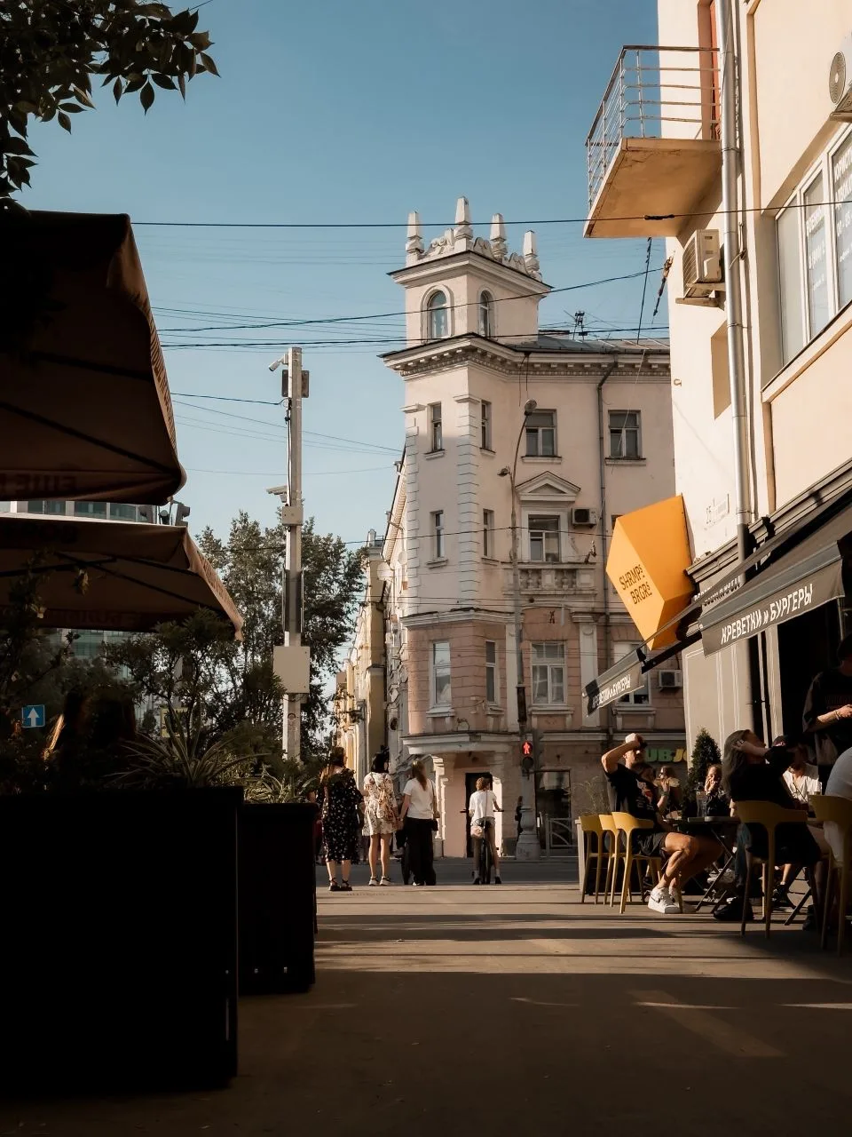 iPhone 16 Pro Max
Lightroom 

Сиеста на тёплых улочках: когда незачем спешить😌☀

👍 Оцените фото от