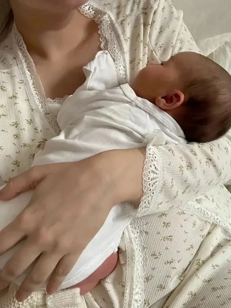 Смолянка с онкодиагнозом сохранила беременность и родила здорового малыша 

У пациентки Клинической 