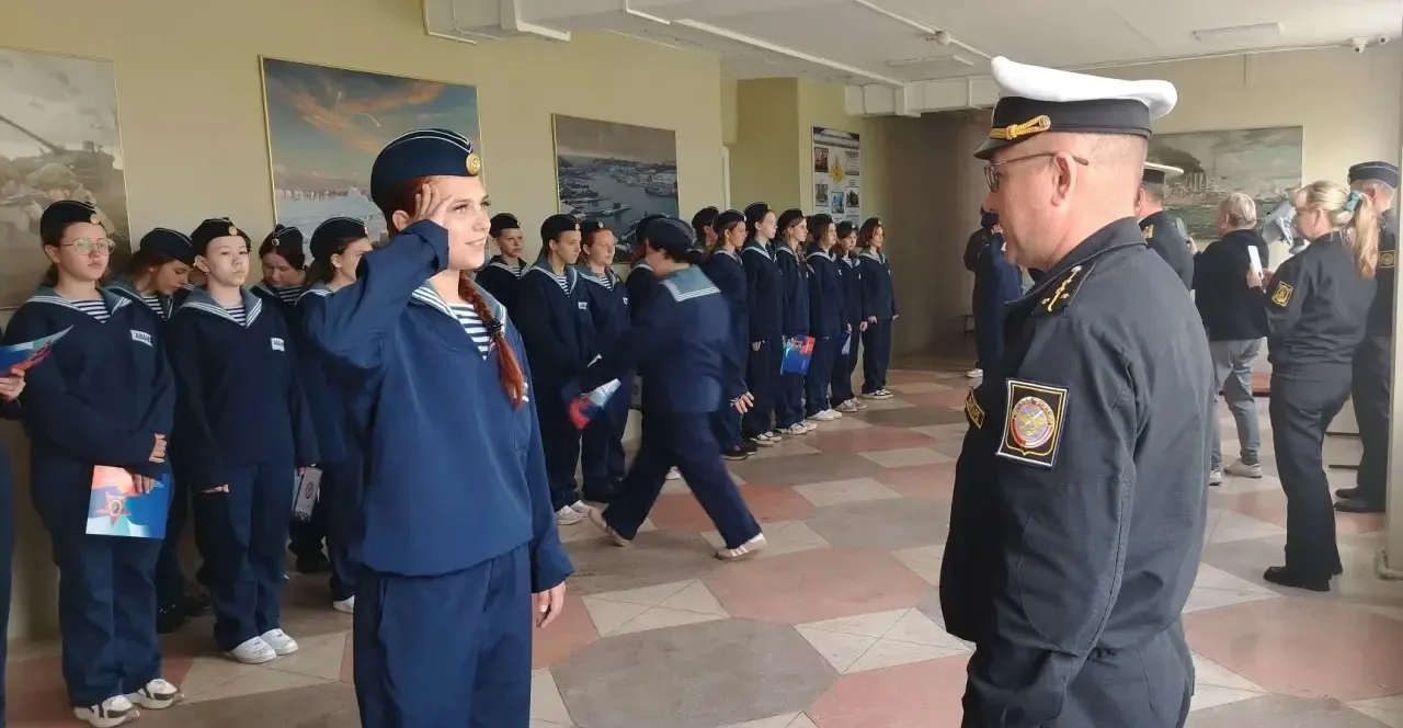 Ученицы  8‑го класса приняли участие в учебно‑тренировочных сборах на базе учебно‑метод...