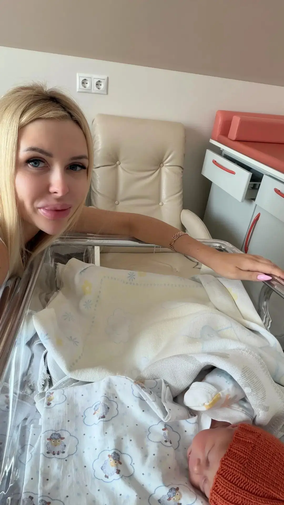 не спала всю ночь, но определенно чувствую себя сейчас самой счастливой на свете ❤️