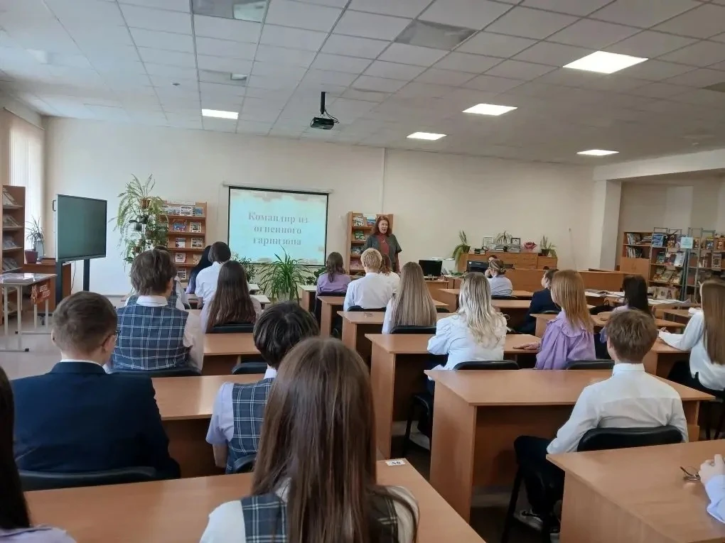 🎖️ Память о подвиге: Андрей Митрофанович Кижеватов — герой Брестской крепости.  В 10"Б" и 9"В" класс