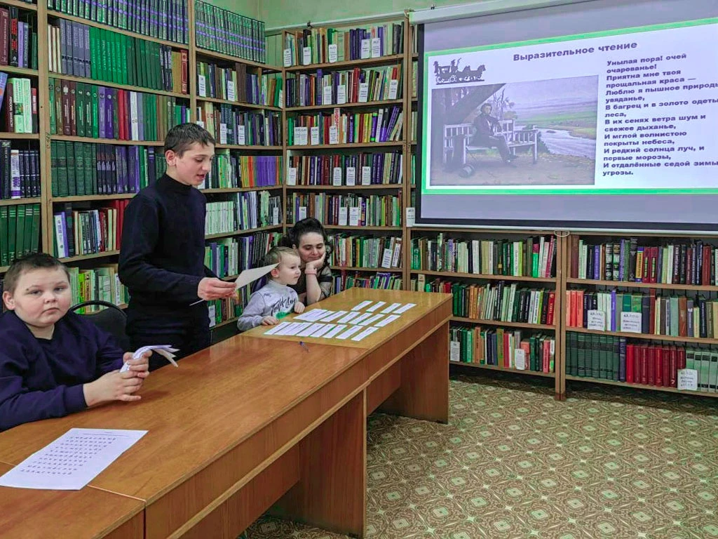 В Киреевской районной библиотеке прошёл литературный дилижанс «Читаем вместе» для участ...