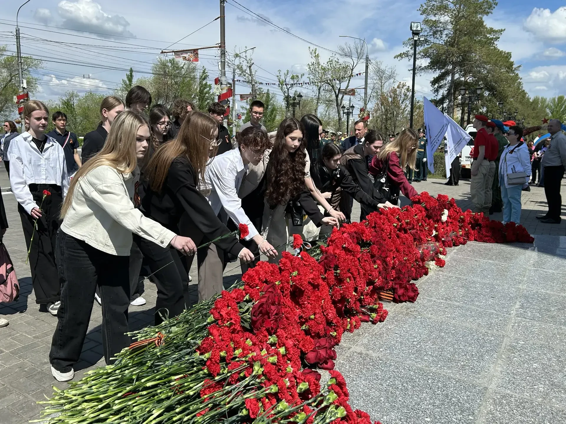 Вечная память. Вечная благодарность  Сегодня Оренбуржцы приняли участие в торжественном возложении ц