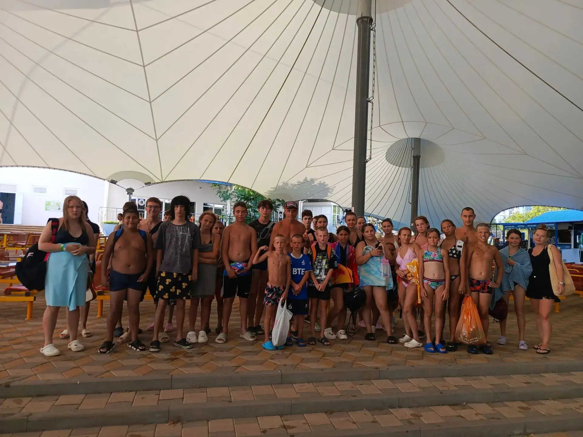 «Лазуревый Берег» 🌊💦 — и снова наш большой отряд отправился в аквапарк! 🎢💦
