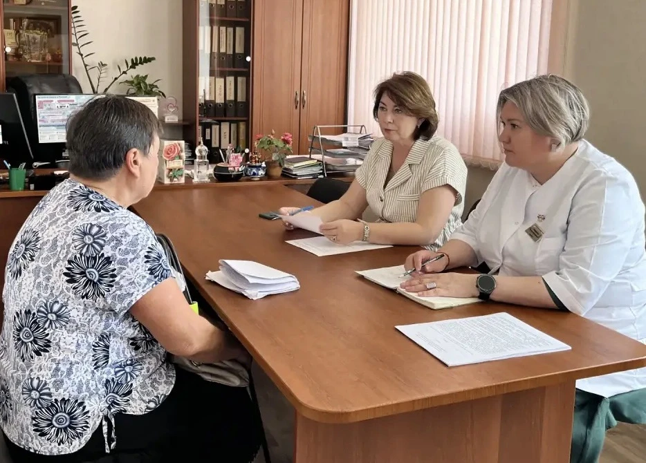 «Открытый разговор»: Лариса Тарасова поделилась результатами развития здравоохранения в Цивильском о