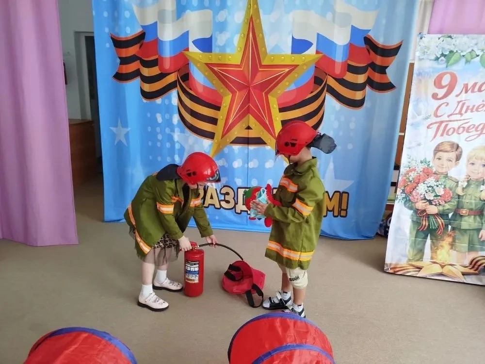 МОУ "СОШ имени Л.М. Доватора", корпус 2-5. В подготовительную группу 4 "Осьминожки" приходила инстру