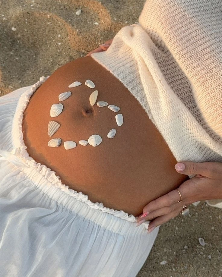 Когда начинает расти живот во время беременности? 🤰  Один из самых волнующих вопросов для будущих ма