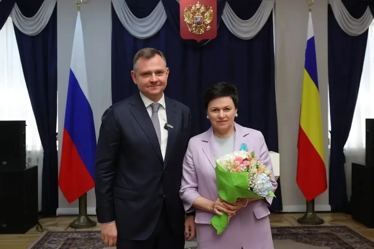 Поздравляем Колесникову Евгению Михайловну с высокой государственной наградой!

Указом Президента Ро