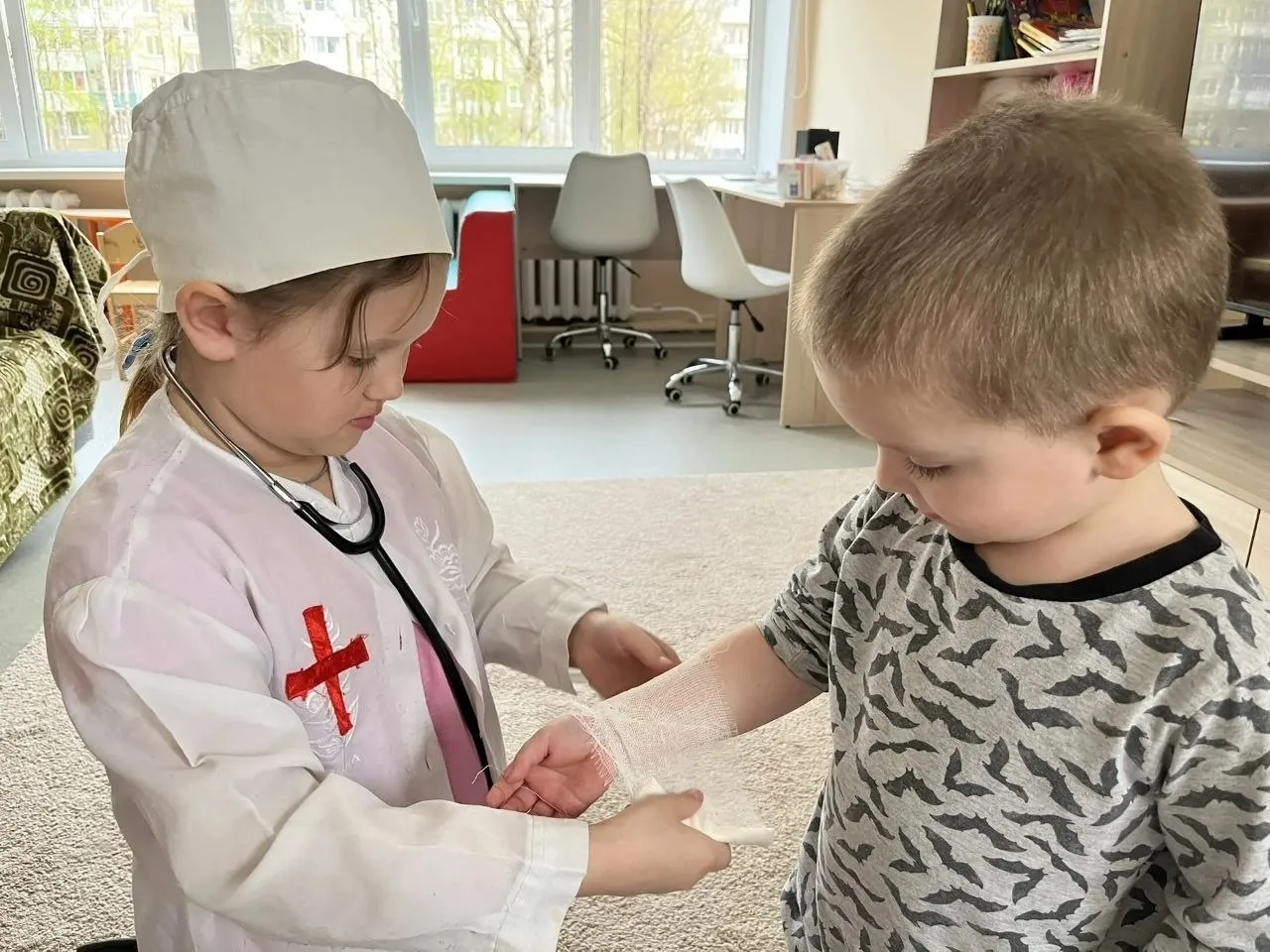 💫Увлекательный урок для воспитанников  🏡💊В Смоленском многопрофильном центре помощи семье и детям "Ф