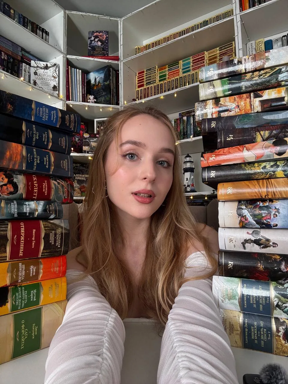 Сняла видео про мою коллекцию «Больших книг» 🐈🩷