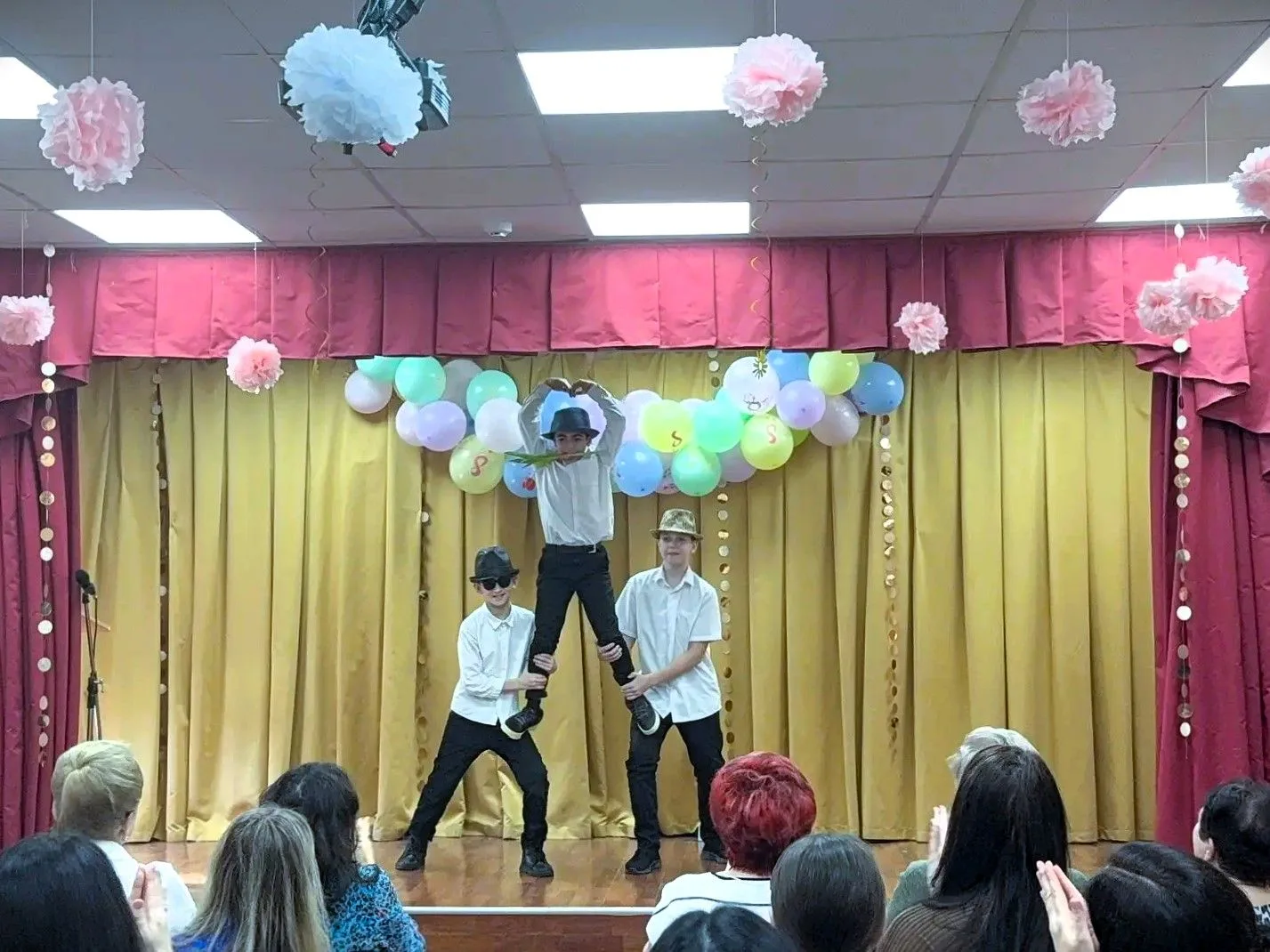 Праздничный концерт в пос. Александровская 🌸🎉  На учебной площадке посёлка Александровская прошёл тё