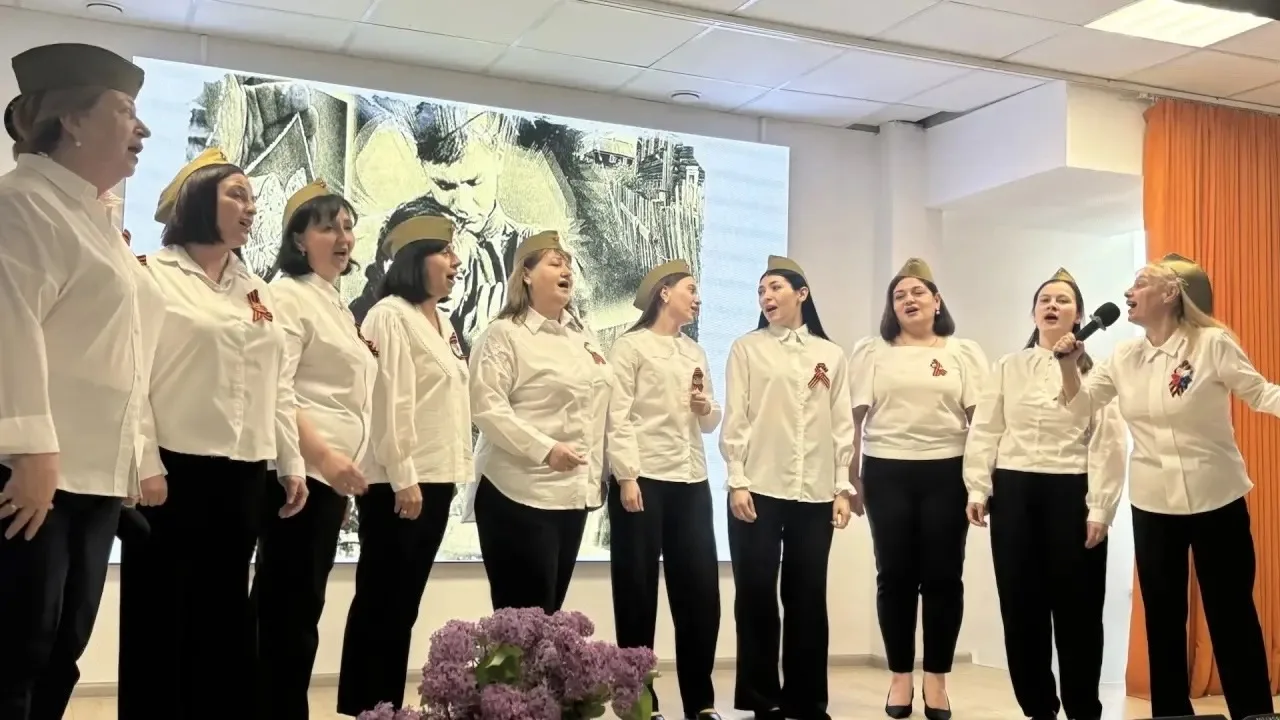 ✅7 мая 2026 года вокальный ансамбль " Родник" МАОУ "Школа №70" принял участие в районном конкурсе хо