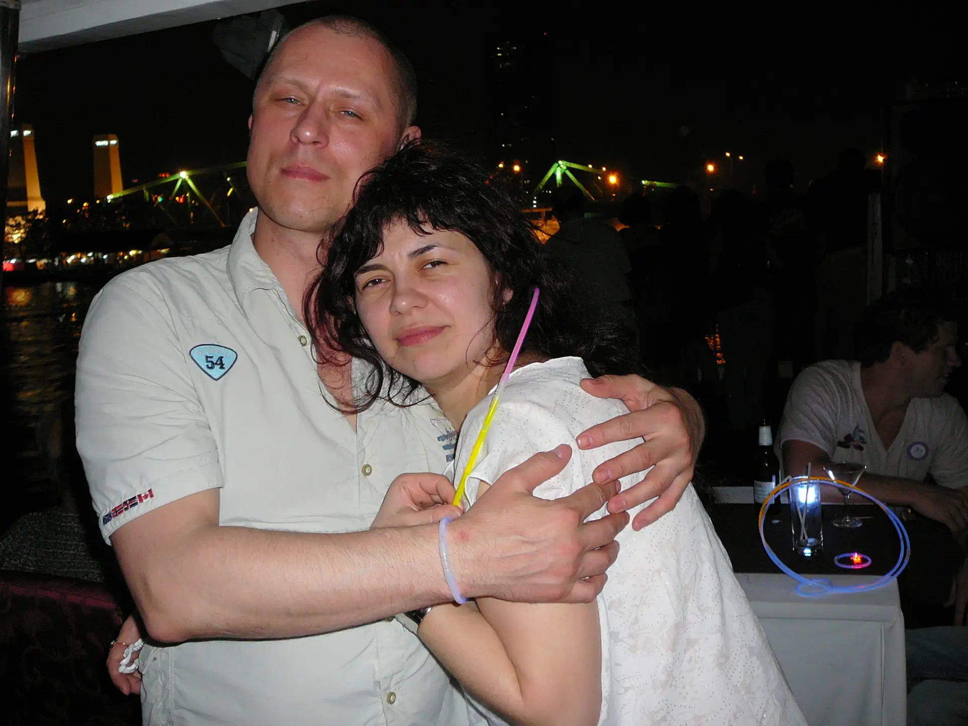 Не только Россия славится стихийными озёрами.

2009 год, Таиланд, Паттайя. Первое совместное со Слав