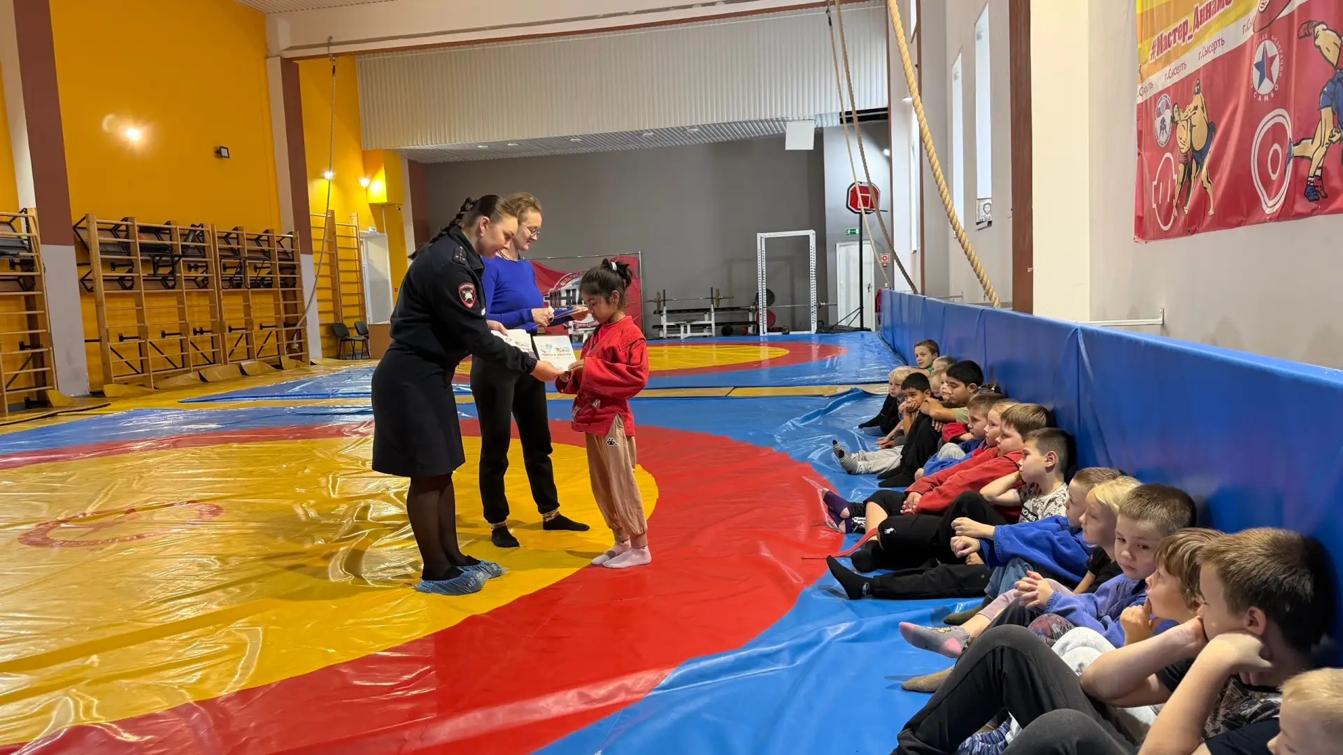 🤼🥋Сотрудники Госавтоинспекции проводят активную работу с детьми, направленную на повы...