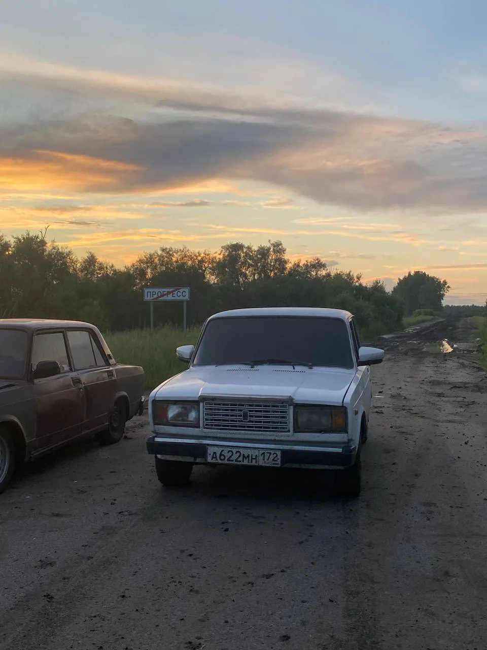 Продам ,обменяю ВАЗ 2107, белый, седан. 2001 год Цена 160 000 ₽.

Состояние рабочее — машина на ходу