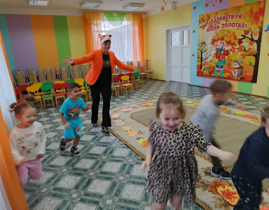 Сегодня к ребятам из группы " Улыбка " приходила  рыженькая гостья. Эмоции были невероя...
