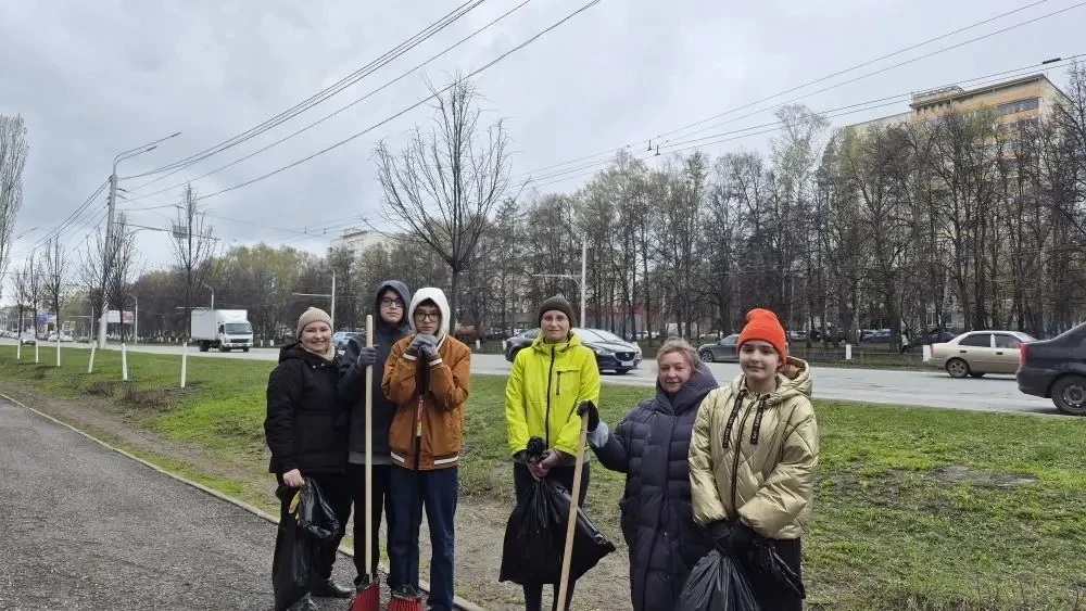 «У природы нет плохой погоды», — говорят те, кто сегодня вышел на общегородской субботник! 🌬🌧 Спасиб