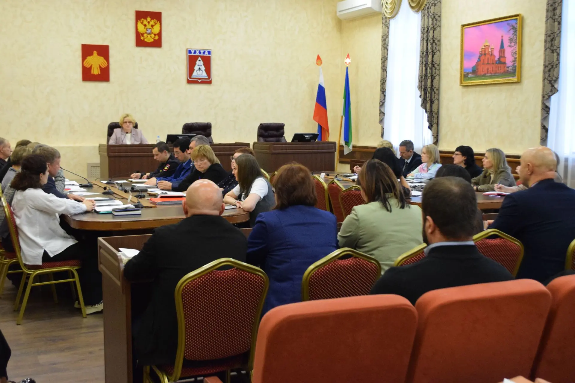 В Ухте по поручению главы города проведут ревизию всех детских и спортивных площадок.
 
Как отметила