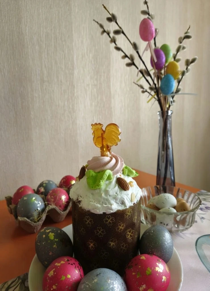 🐣 Сотрудники министерства образования и науки Приамурья делятся пасхальным настроением  В то время к