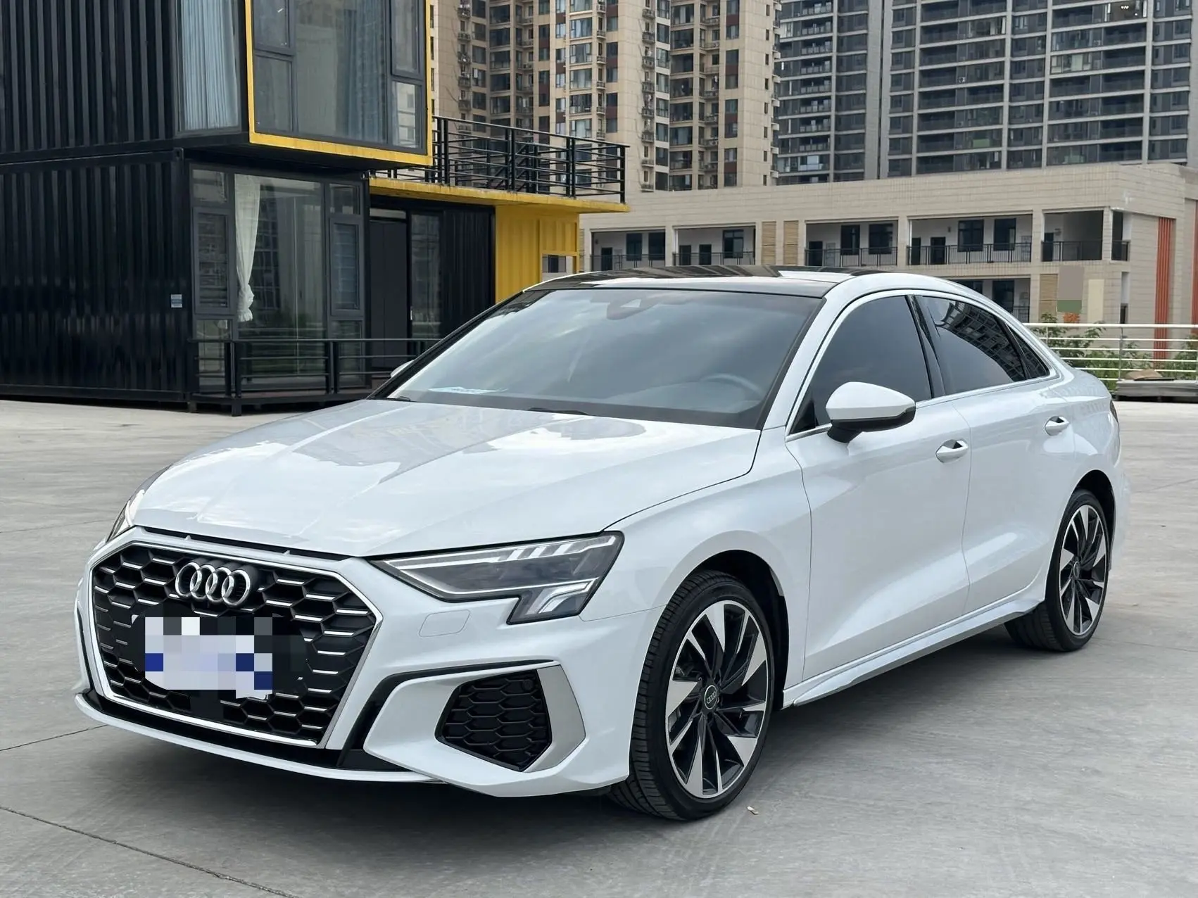 🚘Audi A3L Limousine 2023 года (версия 1.4TFSI 35TFSI Stylish Sport Edition)

✅ Объем двигателя: 1.4