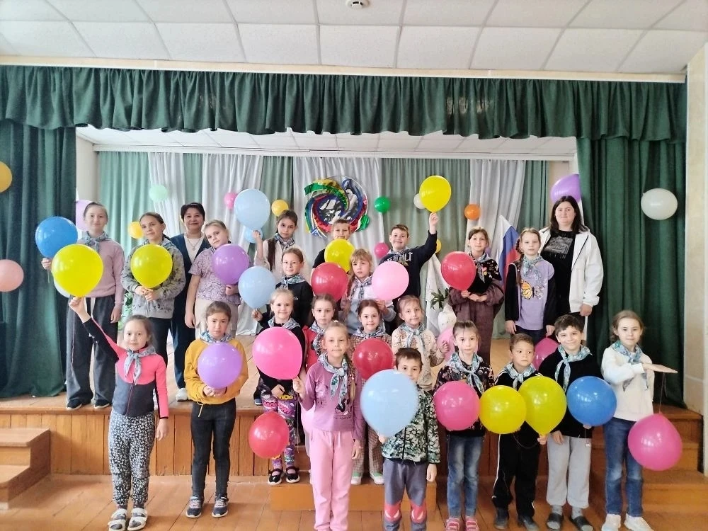 🎀В рамках Международного дня защиты детей прошла акция "Пусть серое станет цветным".