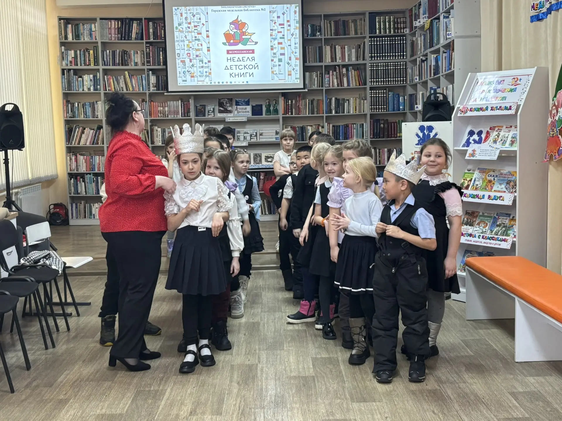 Сегодня в Городской библиотеке номер 2 был большой праздник! Отмечали  « Неделю детской книги».    Д