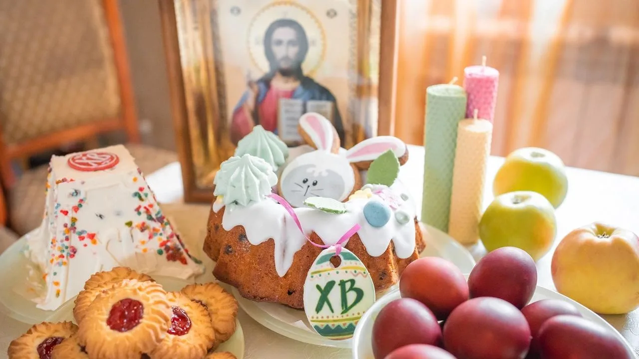 🕊️ Светлой Пасхи!